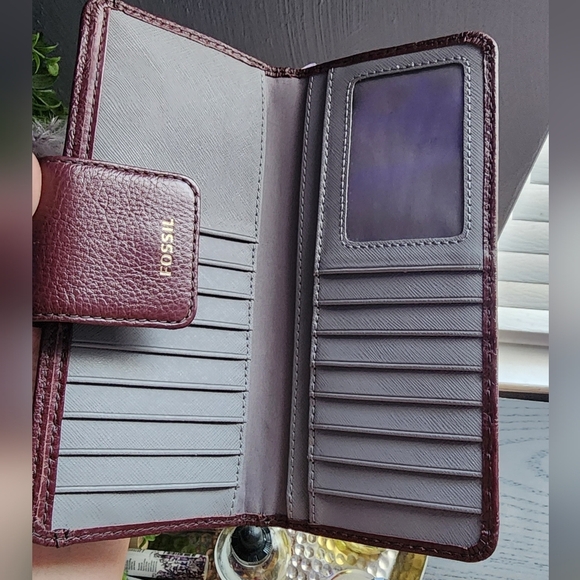 Fossil Burgundy Leather Wallet - Picture 2 of 5